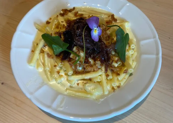 Alp Es-cha Dadour Panzió Madulain